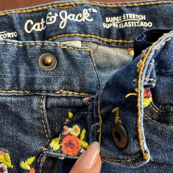 NWOT Cat & Jack flowered shorts - Picture 5 of 6